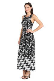 Intricate Pattern Sleeveless Knit Dress with Flipped Border Hem